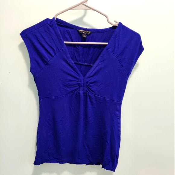 Banana Republic Tops - Fitted Banana Republic Top pxs